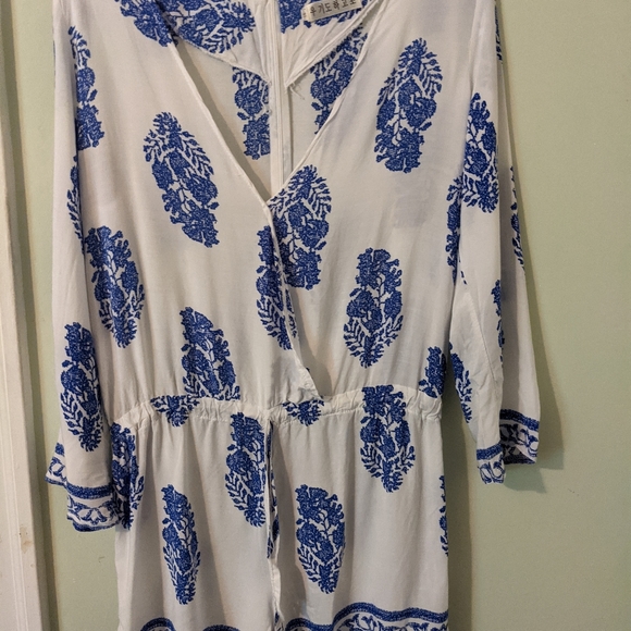 Pre-Worn White and Blue Romper XL with Korean label 🏷️ OBO - Picture 2 of 14